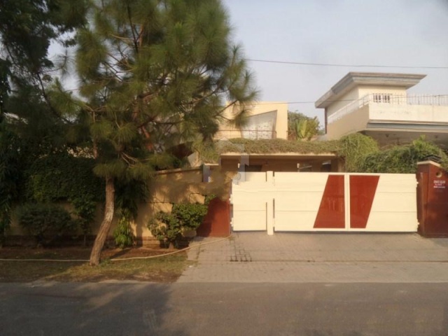 2 Kanal Used House For Sale