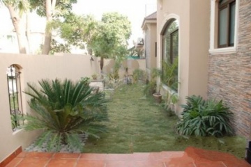 5 marla slightly used stunning bungalow in DHA