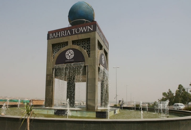 bahria town , 10 marla double story banglaw , 5 beds