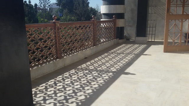 12 bedroom banglow on main road - near Qatar consulate